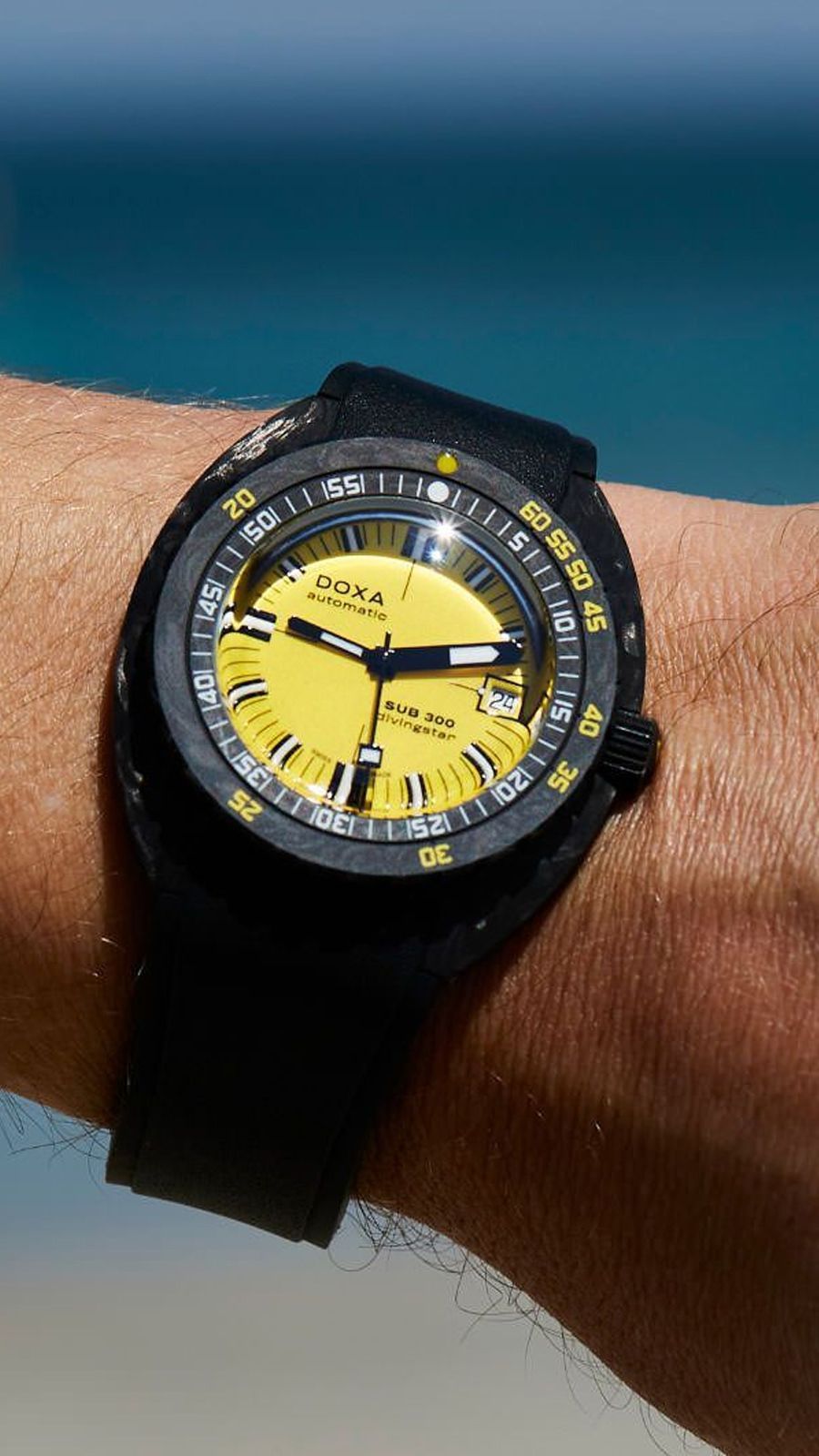 Doxa SUB 300 Carbon Divingstar