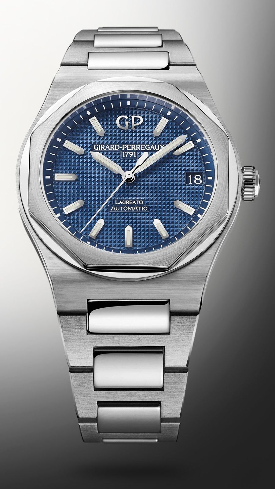 Girard-Perregaux Laureato 42 mm
