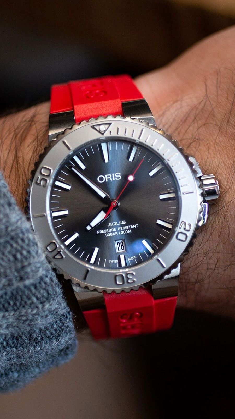 Oris aquis date relief red strap hotsell