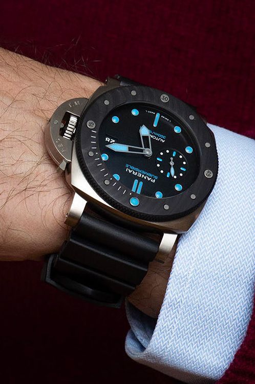 Panerai Submersible 47 mm Watch in Black Dial