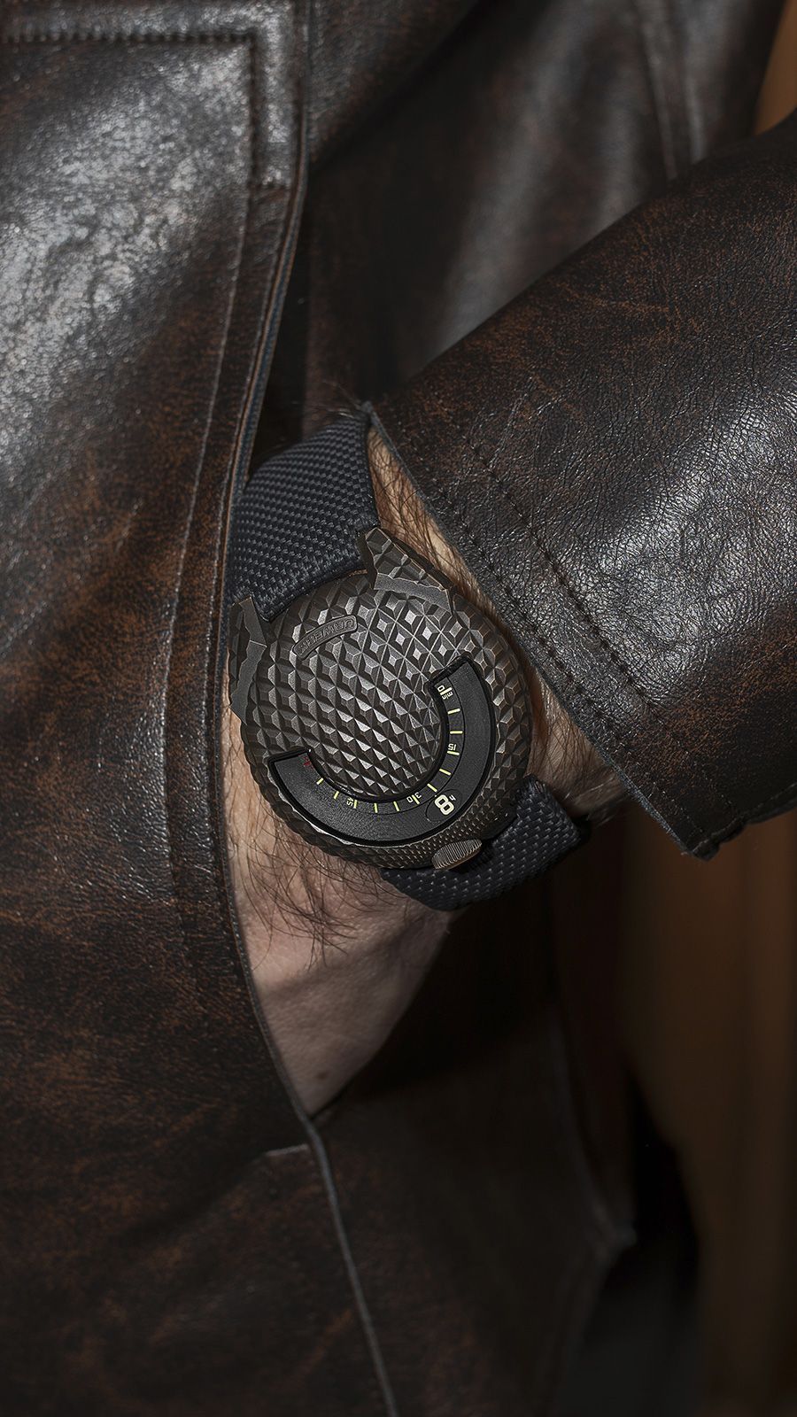 Urwerk UR-Satellite