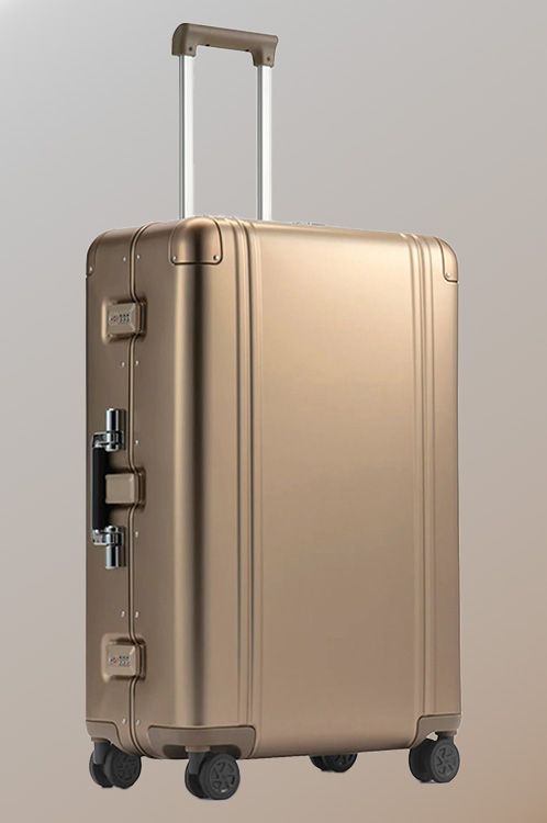 Zero Halliburton Classic Aluminum 3.0 Travel Case 88l, Gold | Ethos