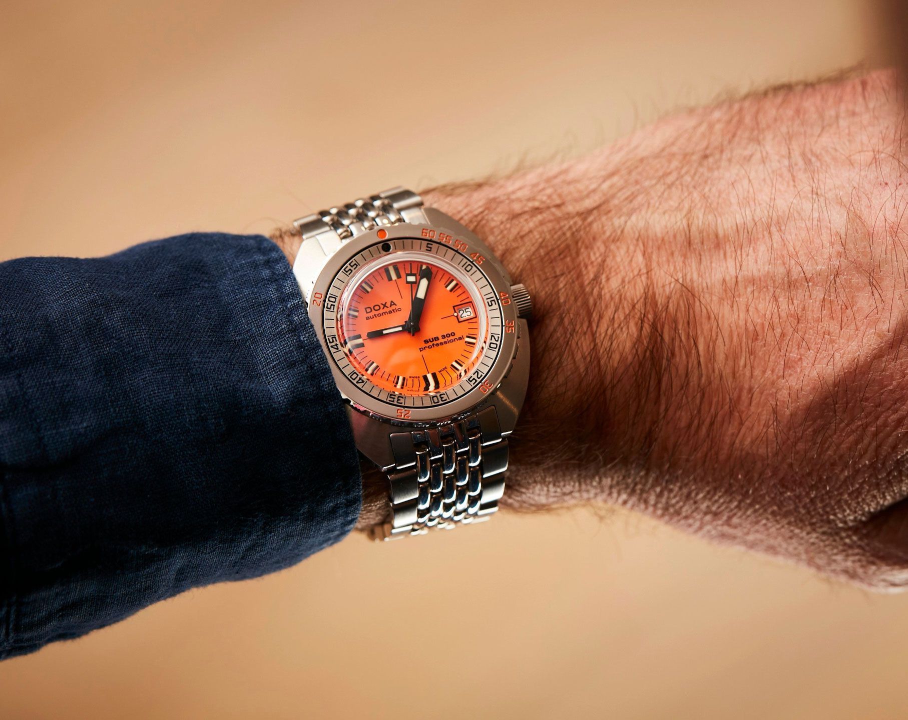 Doxa Professional 42.5 mm Watch in Orange Dial For Men - 7