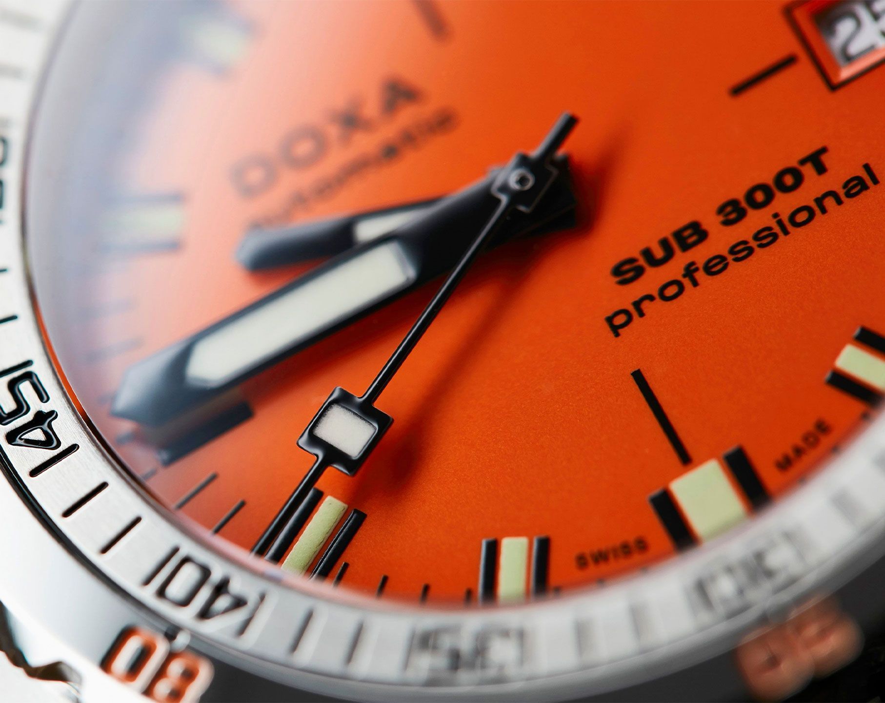 Doxa Professional 42.5 mm Watch in Orange Dial For Men - 3
