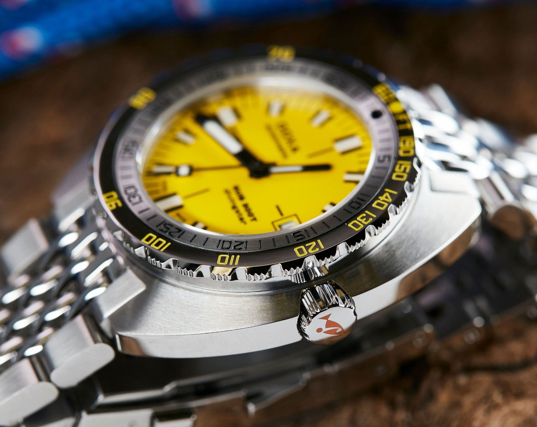 Doxa Divingstar 42.5 mm Watch in Yellow Dial For Men - 5