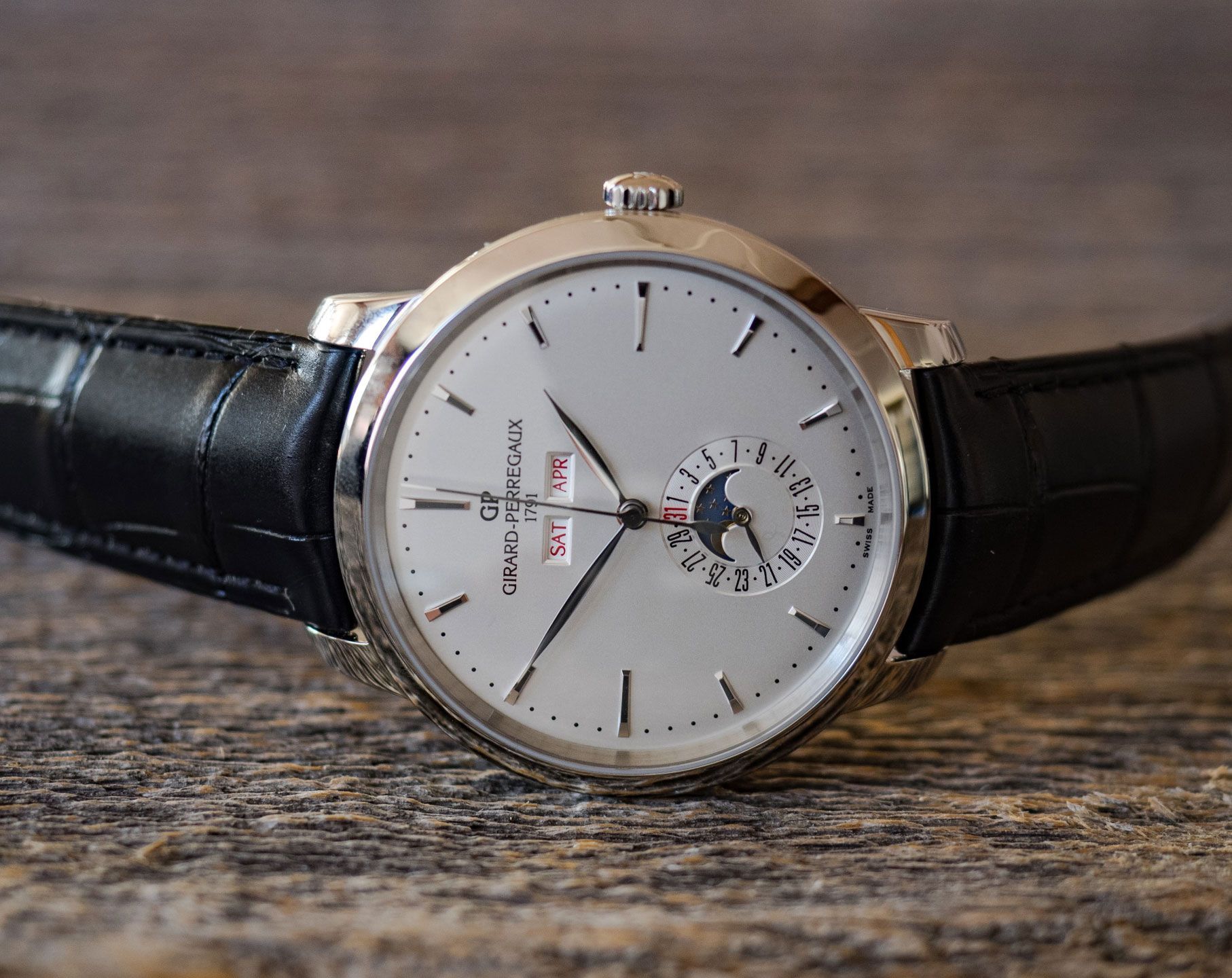 Girard-Perregaux Full Calendar 40 mm Watch in Silver Dial For Men - 9