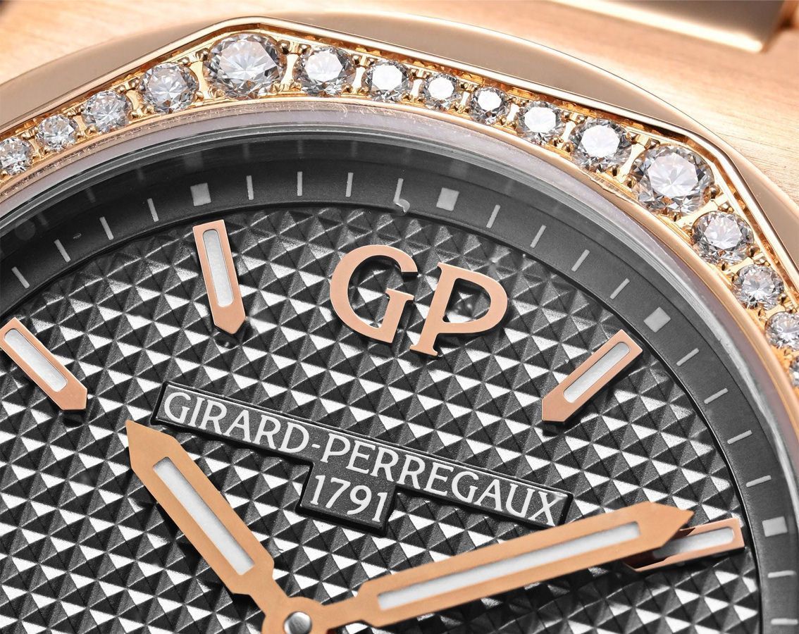 Girard-Perregaux Laureato Classic Laureato Grey Dial 34 mm Quartz Watch For Women - 2