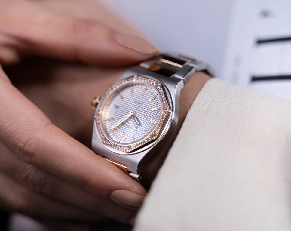 Girard-Perregaux Classic Laureato 34 mm Watch in Silver Dial For Women - 5