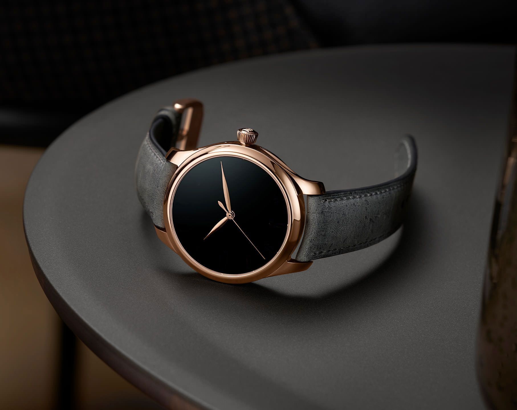 H. Moser & Cie. Endeavour Centre Seconds Vantablack® Dial 40 mm Automatic Watch For Men - 3