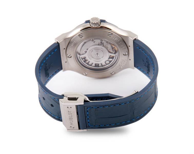 Hublot Classic Fusion 3-Hands Blue Dial 33 mm Quartz Watch For Women - 3