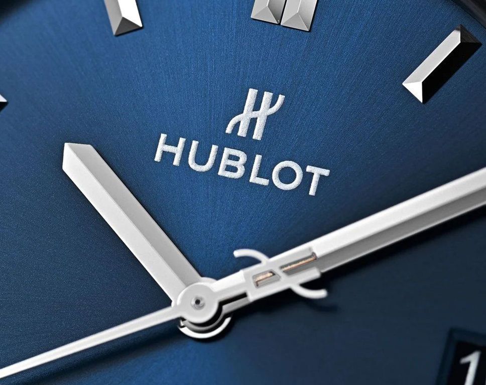 Hublot Classic Fusion 3-Hands Blue Dial 45 mm Automatic Watch For Men - 6