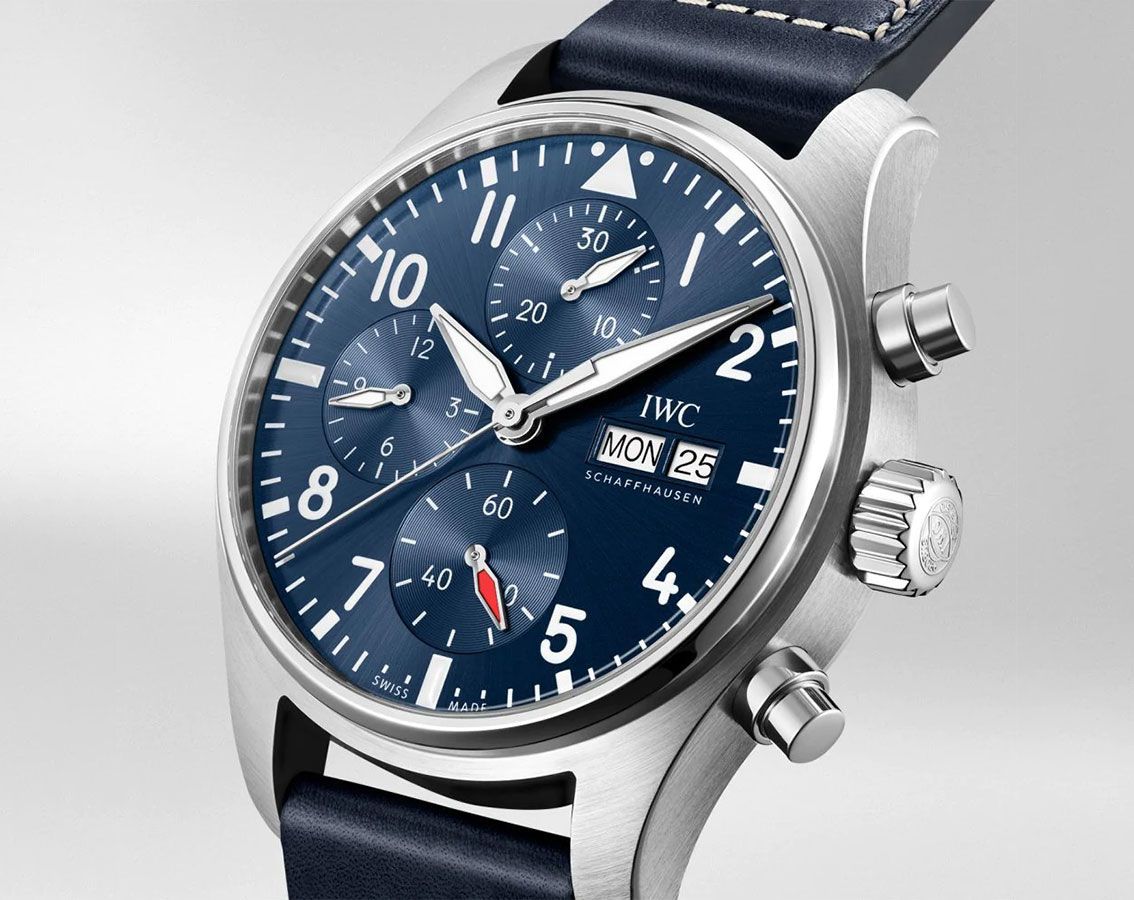 IWC Classic 41 mm Watch in Blue Dial For Men - 4