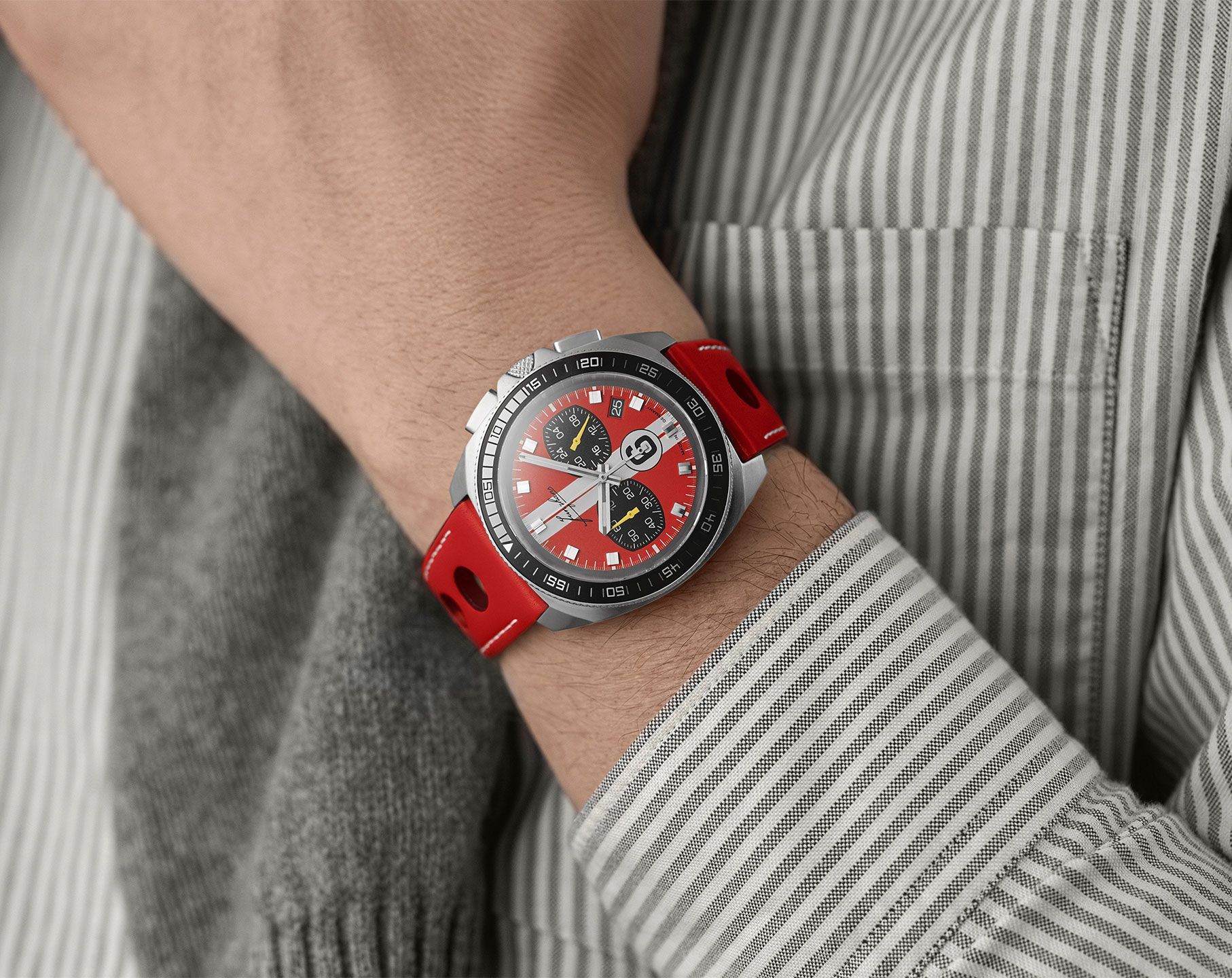 Junghans 1972 1972 Chronoscope Red Dial 43.3 mm Quartz Watch For Men - 3