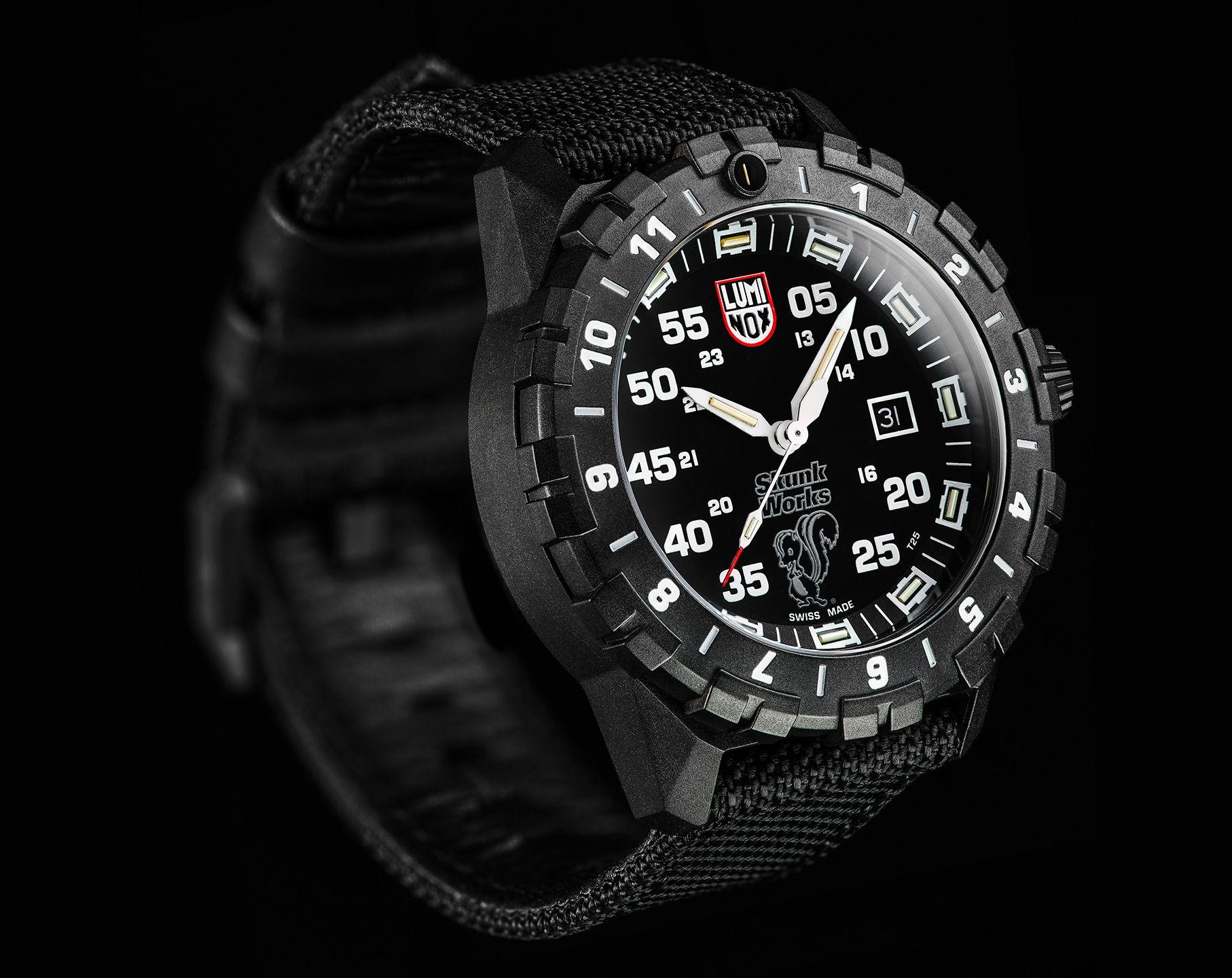 時計 LUMINOX f-117 NIGHTHAWK SERIES 6400 LUMINOX F-117 Nighthawk 6400-200 Men's Quartz Wristwatch