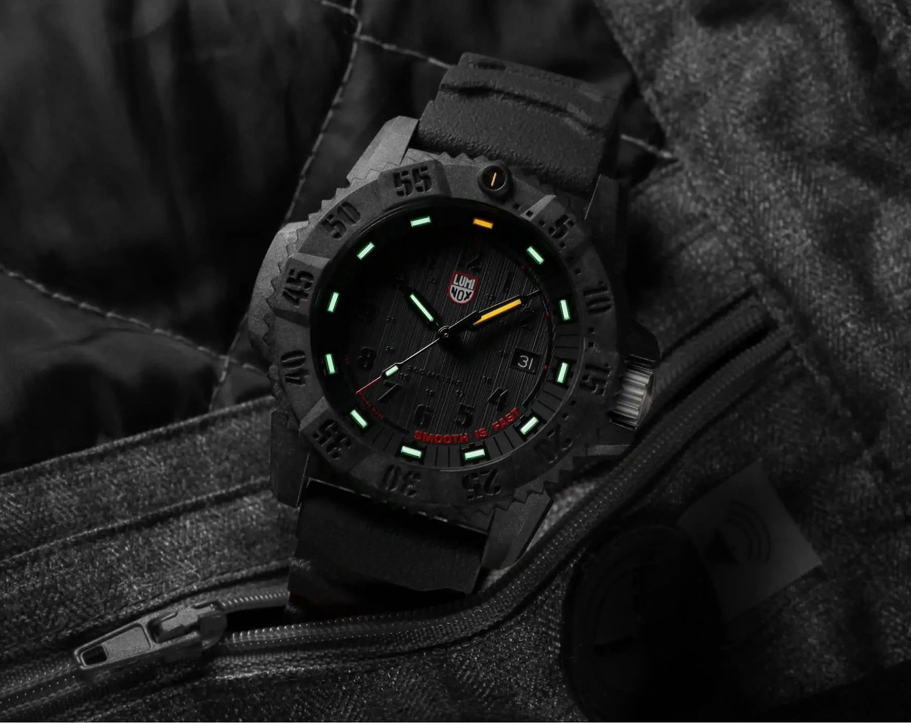 Luminox Master Carbon SEAL  Grey Dial 46 mm Quartz Watch For Men - 8