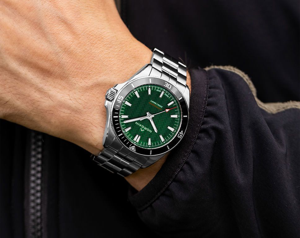 NORQAIN Adventure Neverest 40 mm Watch in Green Dial