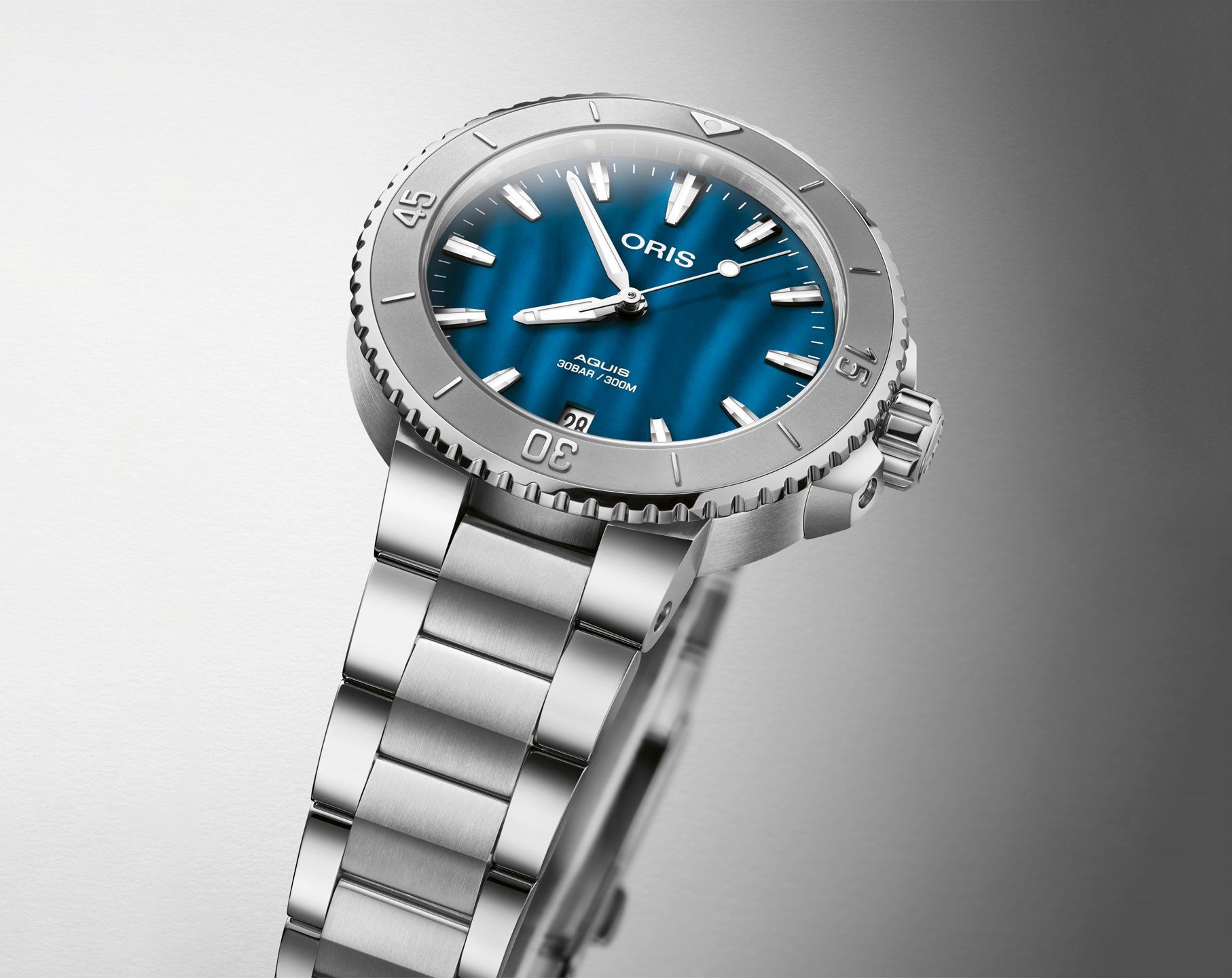 Oris Aquis Aquis Date Blue Dial 36.5 mm Automatic Watch For Women - 2