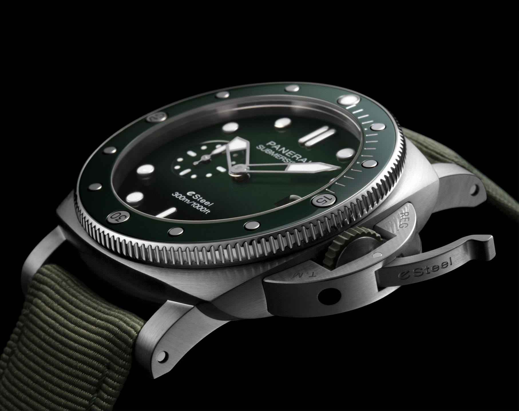 Panerai Submersible 44 mm Watch in Green Dial