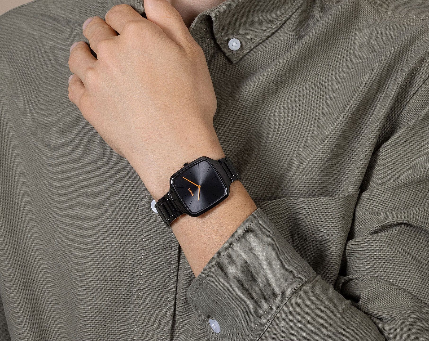 Rado True Square  Black Dial 37 mm Quartz Watch For Unisex - 3