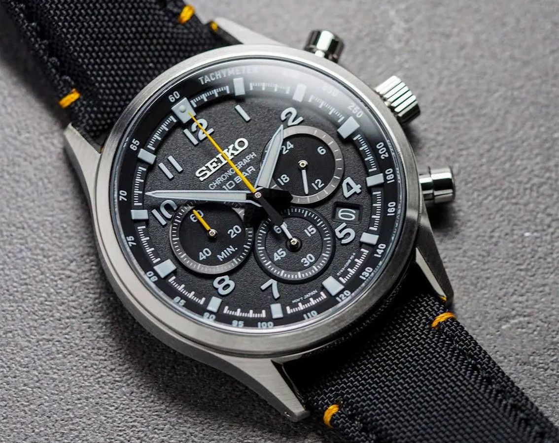 Seiko Prospex Quartz Men Watches in Round case Black Dial