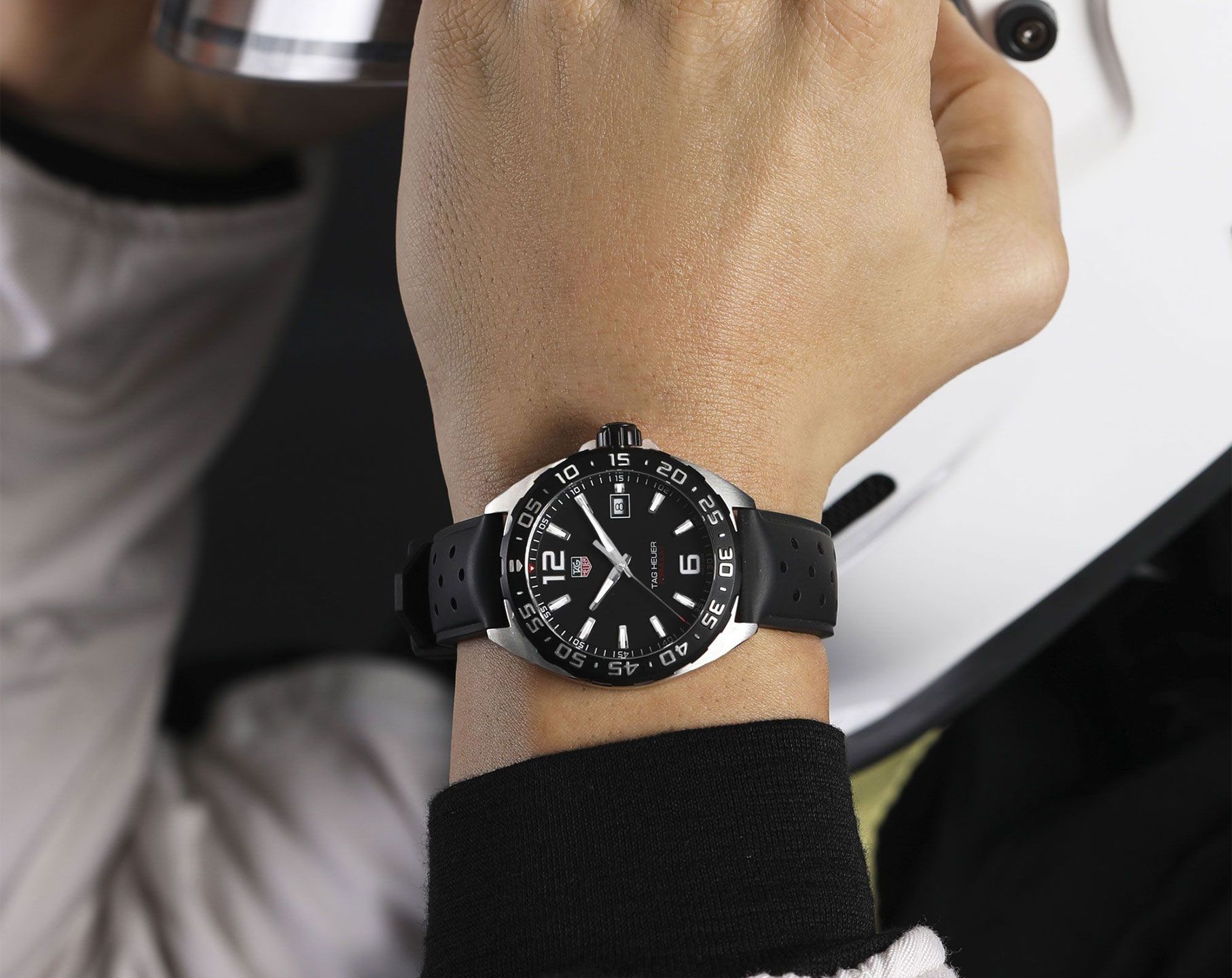 TAG Heuer Formula 1  Black Dial 41 mm Quartz Watch For Men - 6