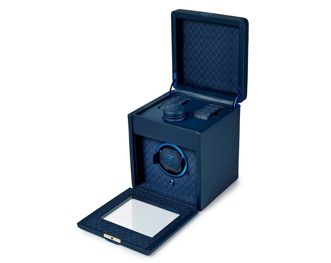 WOLF Earth Watch Winder - 3