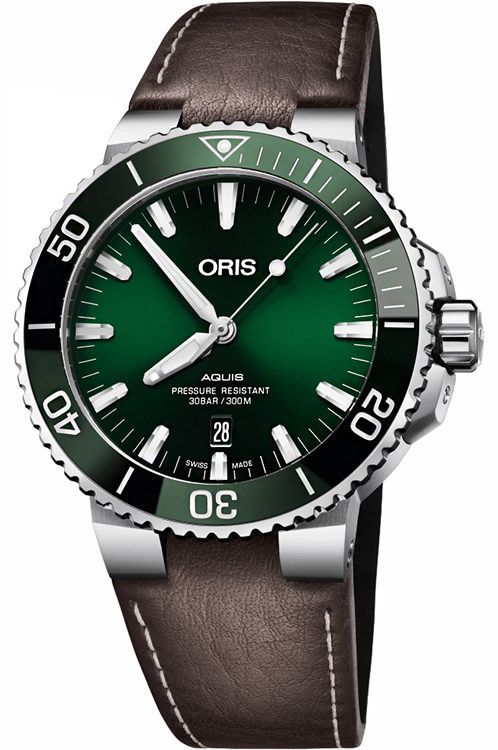 Oris Aquis Date 43.5 mm Watch in Green Dial